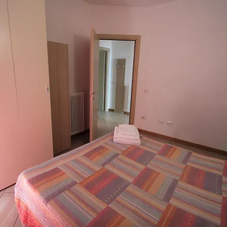 Locazione Turistica Azalee.1 Apartment Vercana