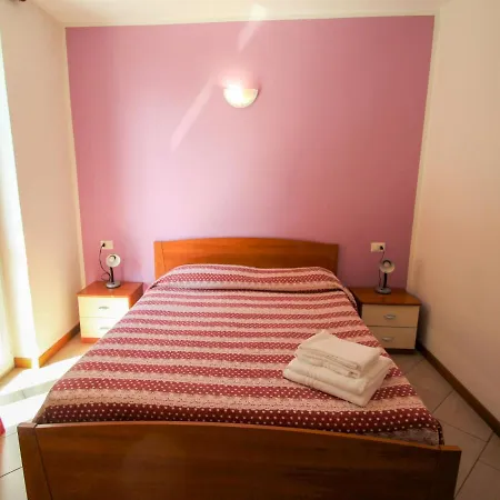 Locazione Turistica Azalee.1 *