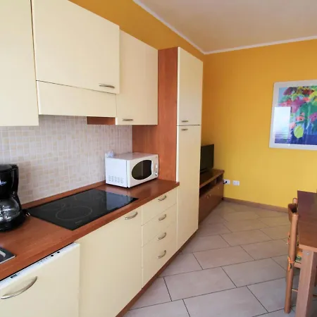 Apartment Locazione Turistica Azalee.1 Vercana